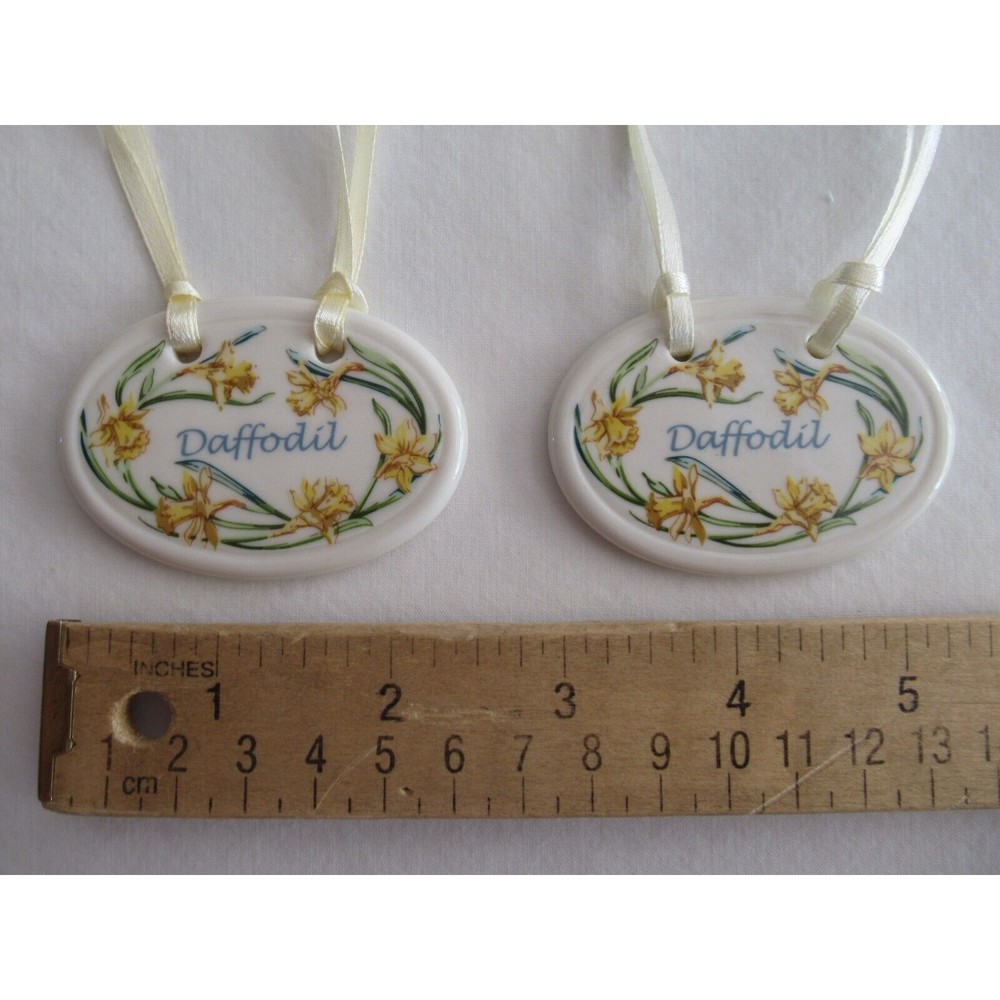 Lot 2x Longaberger Collector Club May Series Daffodil Basket Tie-Ons 23587